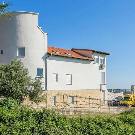 Apartment With A Parking Space Kastel Kambelovac, - 21027 Kastela