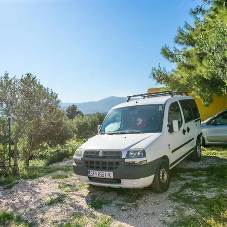 With Parking Space Kastel Kambelovac, - 21027 Apartman